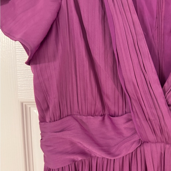 By Anthropologie Deep V-Neck Vibrant
Mini Dress - Picture 6 of 7